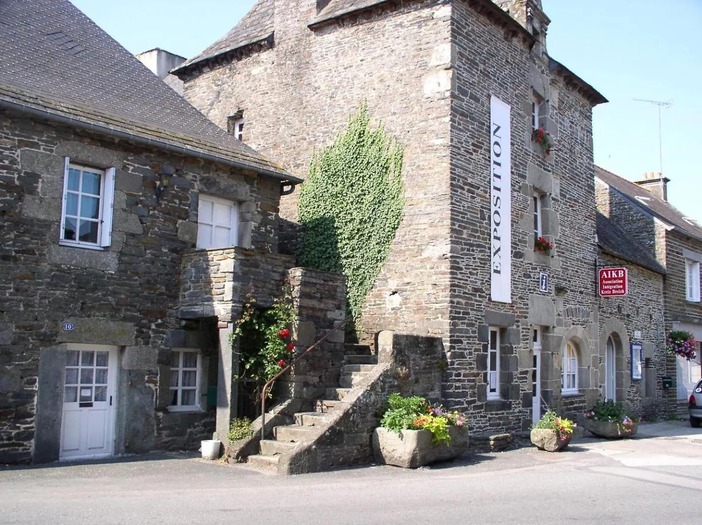 Holiday home La Petite Ferme De Quehero Saint-Igeaux