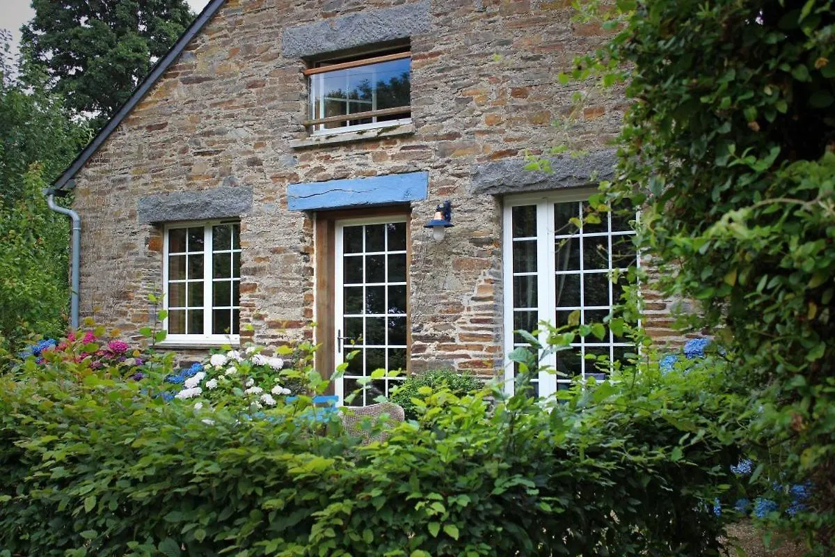 La Petite Ferme De Quehero Saint-Igeaux France